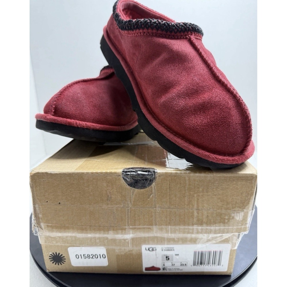 Women's Burgundy Ugg 'Tasman' with thick matching Shearling Sz 5 with a box.